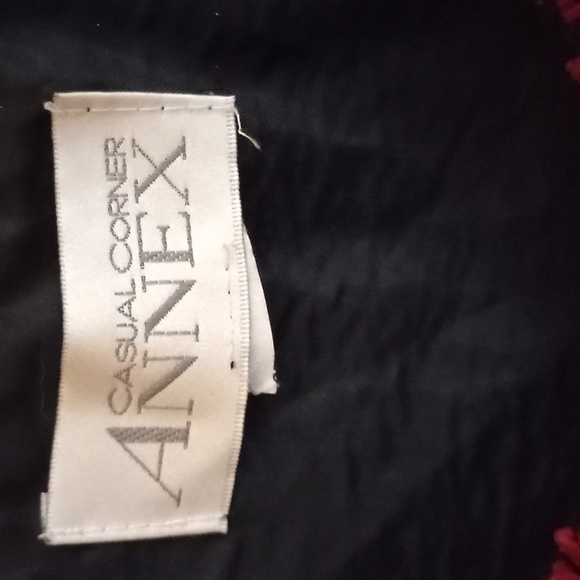 RED BOUCLE JACKET IN EXCELLENT CONDITION, NO COLLAR, VINTAGE, LOVELY - Picture 5 of 8